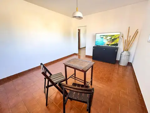 Casa 4 ambientes con 1 baño