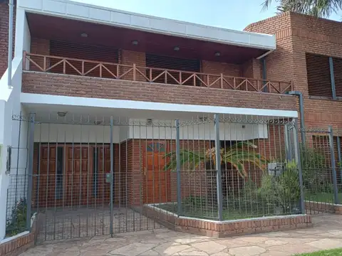 Excelente departamento 4 ambientes.Impecable