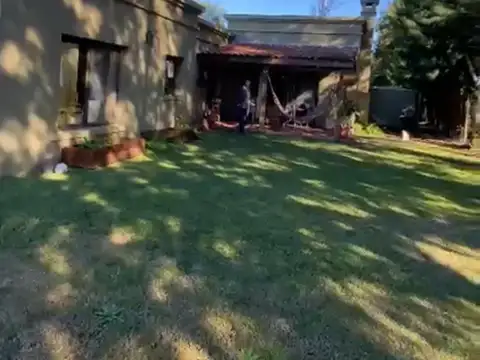 Casa en Alquiler con 6 cocheras