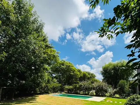 Casa 5 ambientes con 3 baños