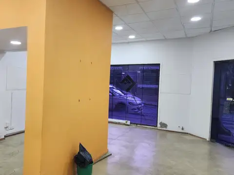 Local en esquina  en venta en San Fernando Vias  /  Centro