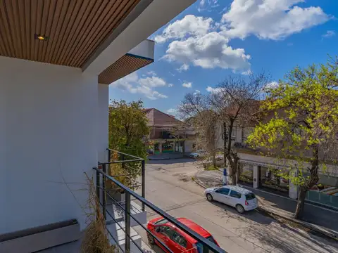 Depto Tipo Casa en Venta con 1 cocheras