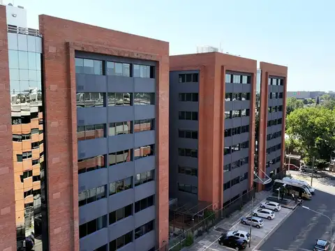 Oficina en Alquiler con 20 cocheras