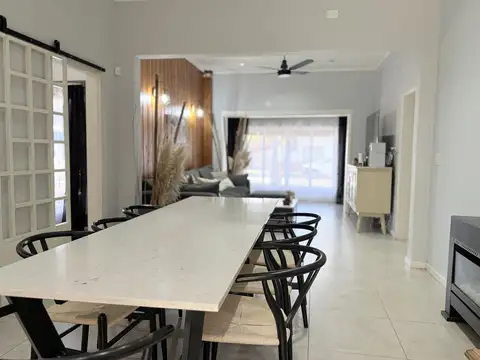 CASA EN VENTA 3 AMBIENTES MORON
