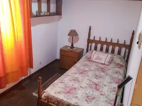 Casa 6 ambientes con 1 baño