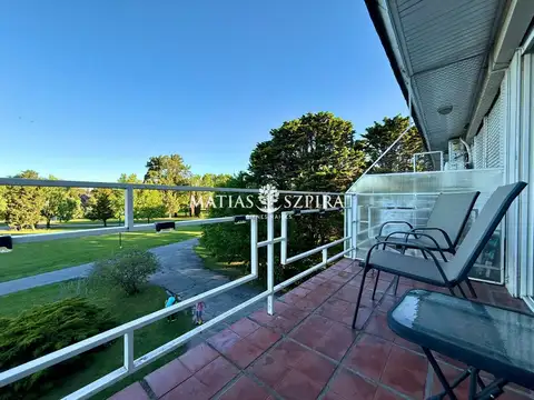 Casa 2 ambientes con 2 baños