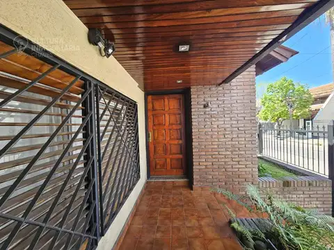 Casa en Venta en Villa Sarmiento, USD 284.000