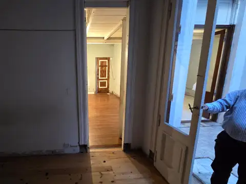 Local en Alquiler Via Púb.