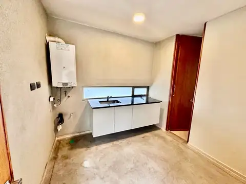 Casa 6 ambientes con 3 baños