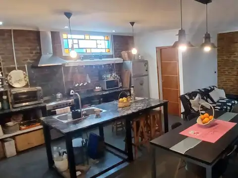 Casa 4 ambientes con 1 baño