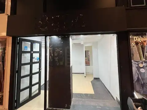 Local en Alquiler en Centro, $ 380.000