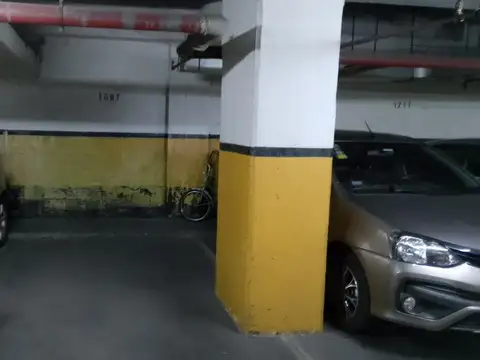 Cochera en Barrio Norte, con equipo electrógeno