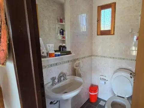 Hermosa casa más dos cabañas en Melipal