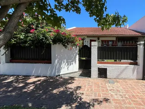 Casa en Venta en Lomas De Zamora, USD 144.000
