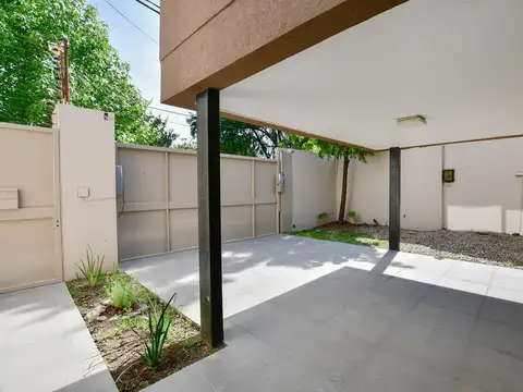 Casa en Alquiler en Manuel B Gonnet, $ 1.600.000