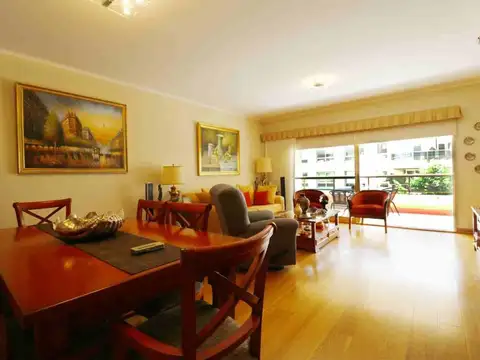 VENTA 4 AMB. CATEGORIA EN P.MADERO CON COCHERA