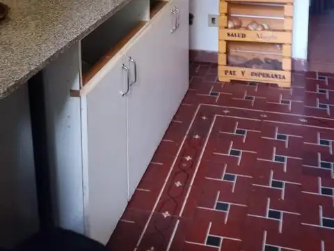 Casa 5 ambientes con 3 baños