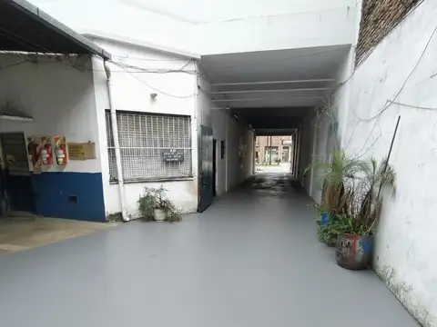 Estacionamiento 40 cocheras + 2 deptos Oportunidad