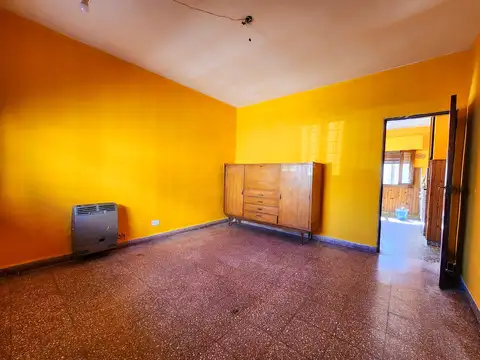 Casa C/PATIO. Lote Propio - Villa Insuperable