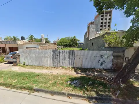 VENTA - LOTE CENTRICO IDEAL PARA DESARROLLO