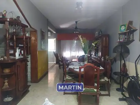 Casa 5 ambientes con 2 baños