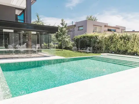 Retasado! Gran oportunidad de vivir en El Rocio Casa premium