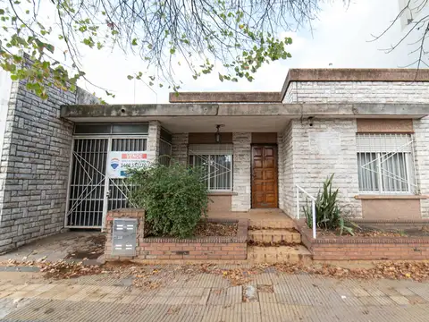 CASA EN VENTA DE DOS DORMITORIOS