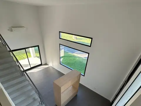 Casa 5 ambientes con 3 baños