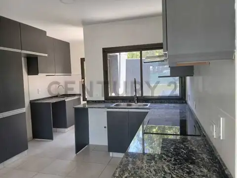 Casa en Venta en Lujan De Cuyo, USD 225.000