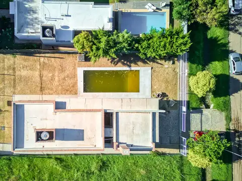 Casa en construccion, 2 dormitorios, pileta, Roldan