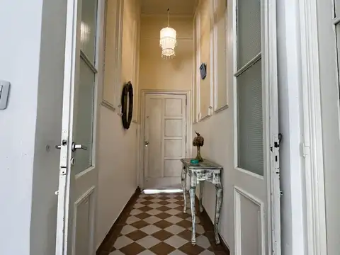 Liniers Venta Casa 4 ambientes gran patio luminosa