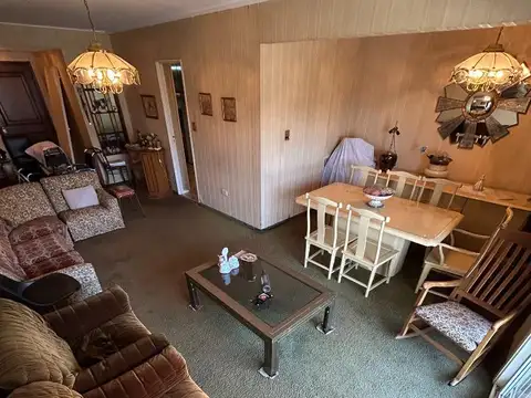 Semipiso 3 ambientes (posibilidad de 4) con dep y cochera.