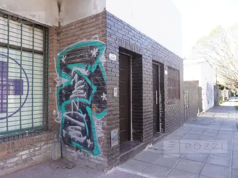 Av. Hipolito Yrigoyen 1900