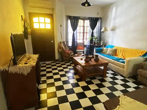 Depto Tipo Casa en Venta en Munro-Oeste, USD 87.000