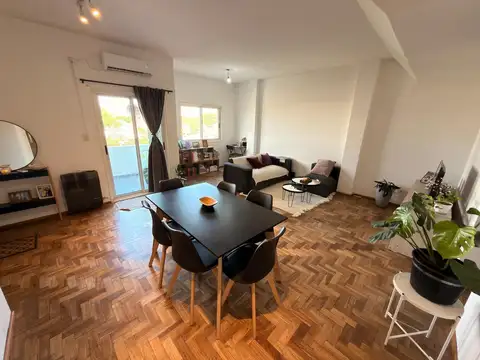 Depto semipiso 3 amb. con doble balcón y excelente ubicacion