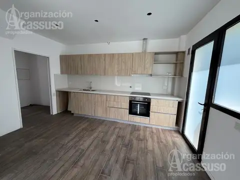 Casa 6 ambientes con 4 baños