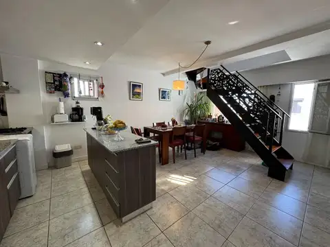 Las Piedras 1843 , Piso 7