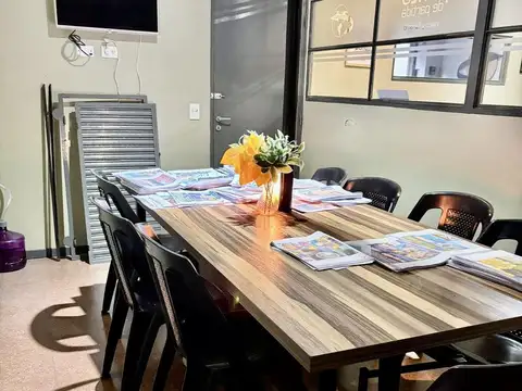 Locasl Castelar Centro, amplio, luminoso y excelente ubicación