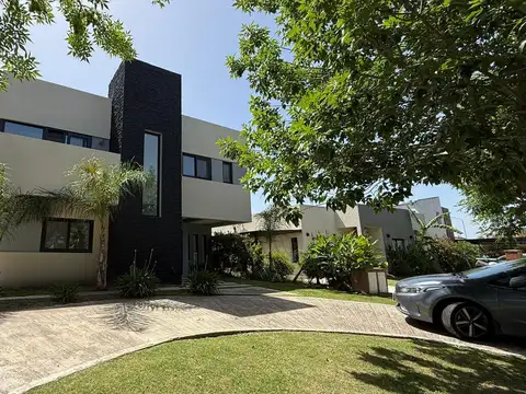 Venta Casa 5 amb en San Eduardo, Pilar, 5amb, piscina, parrilla