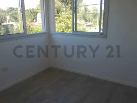 La Tribuna 1700, Piso 0