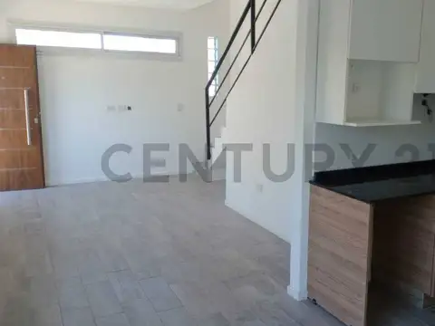 Depto Tipo Casa en Venta en Castelar Sur, USD 110.000