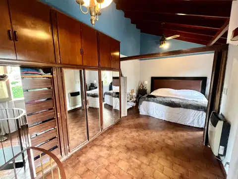 Casa en Venta con 4 cocheras
