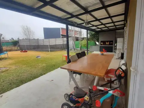 Casa 5 ambientes con 1 baño