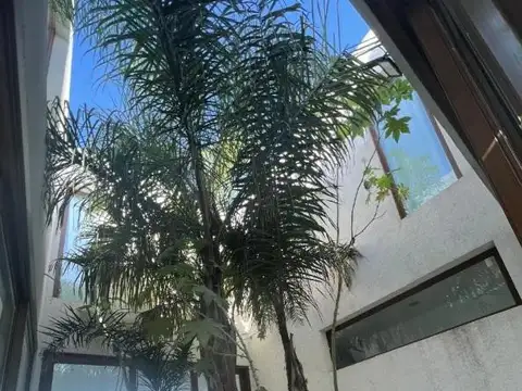 Casa en Venta con 6 cocheras