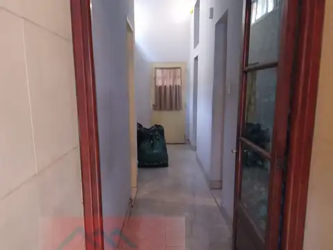 Venta casa sobre lote propio sobre la calle Simbrom, en el centro de Devoto