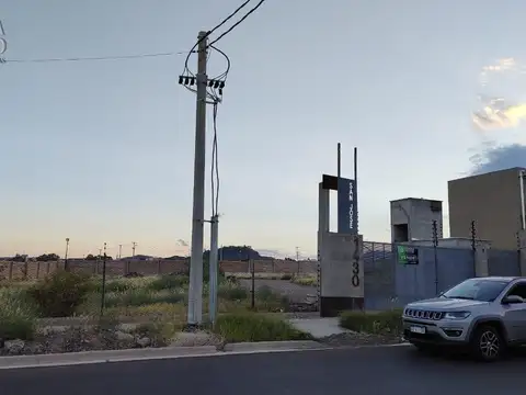 Terreno / Lote en venta de 370m2 ubicado en Otros Barrios