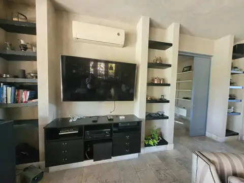 Casa en Venta con 4 cocheras