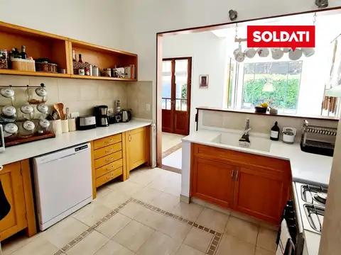 Casa 5 ambientes con 3 baños