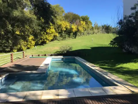 Casa en Venta con 1 cochera