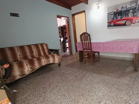 VENDO CASA: 3 dormi, sobre terreno de mas de 600m2